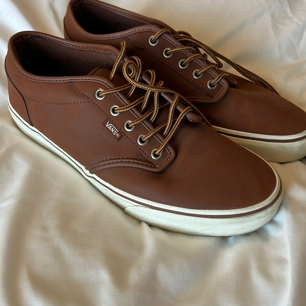 Vans - men’s 10.5 - brown leather shoes